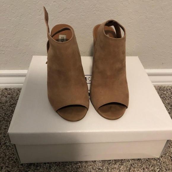 Steve Madden ‘Callvin’ in Camel Nubuck - Picture 4 of 8